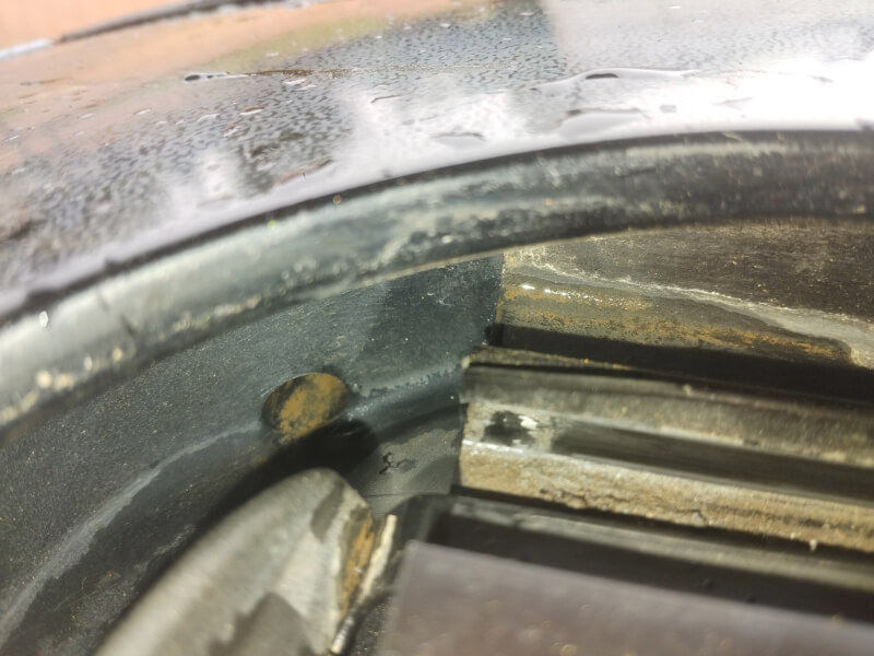 Cleaning sunroof drain tubes