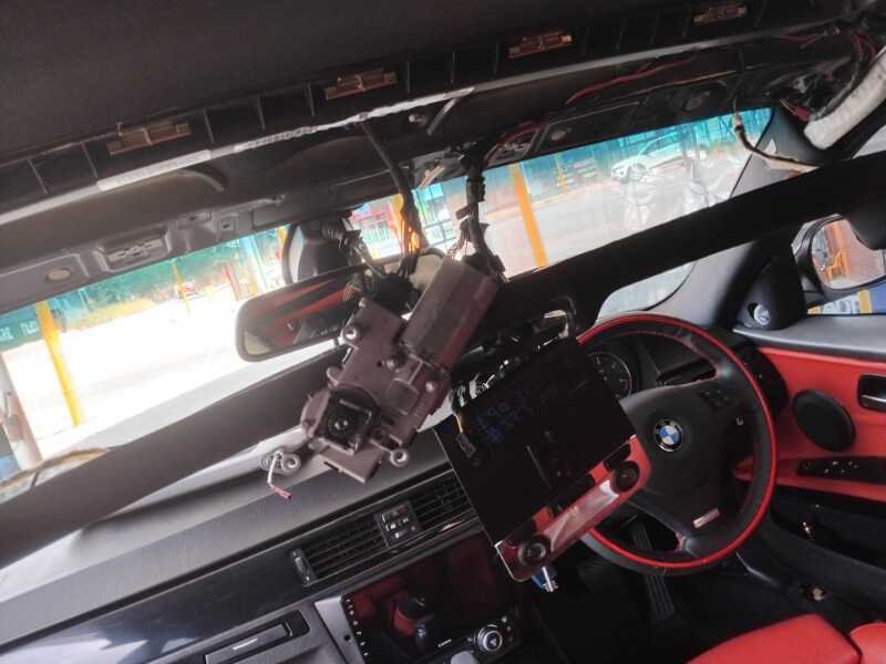 Manual sunroof close